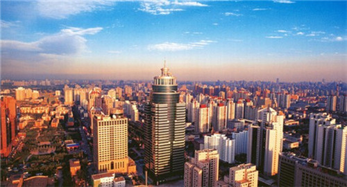 上海吴淞口国际邮轮港于2011年十月正式开港试运营