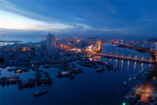 南宁处于什么气候地带（广西南宁的地理位置和气候）